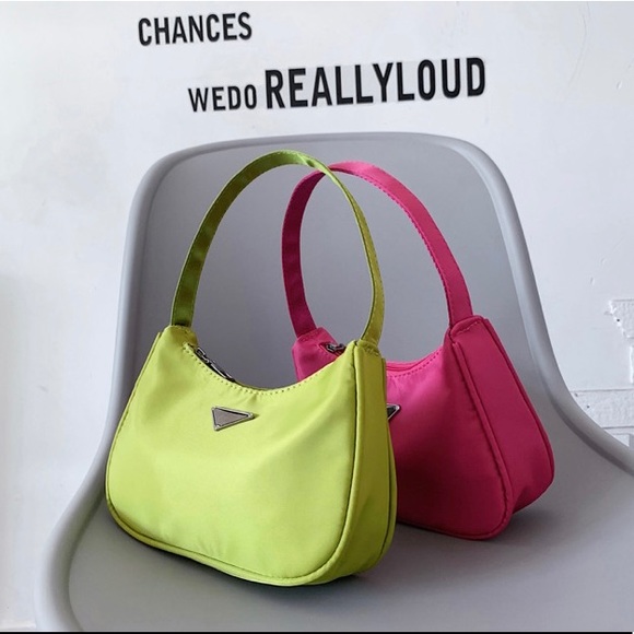 Y2K Staple Handbag - Picture 4 of 4